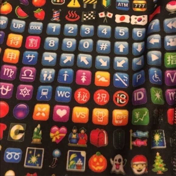 Terez Women Little Emojis Printed Black Capri Leggings - Size S - Picture 3 of 5